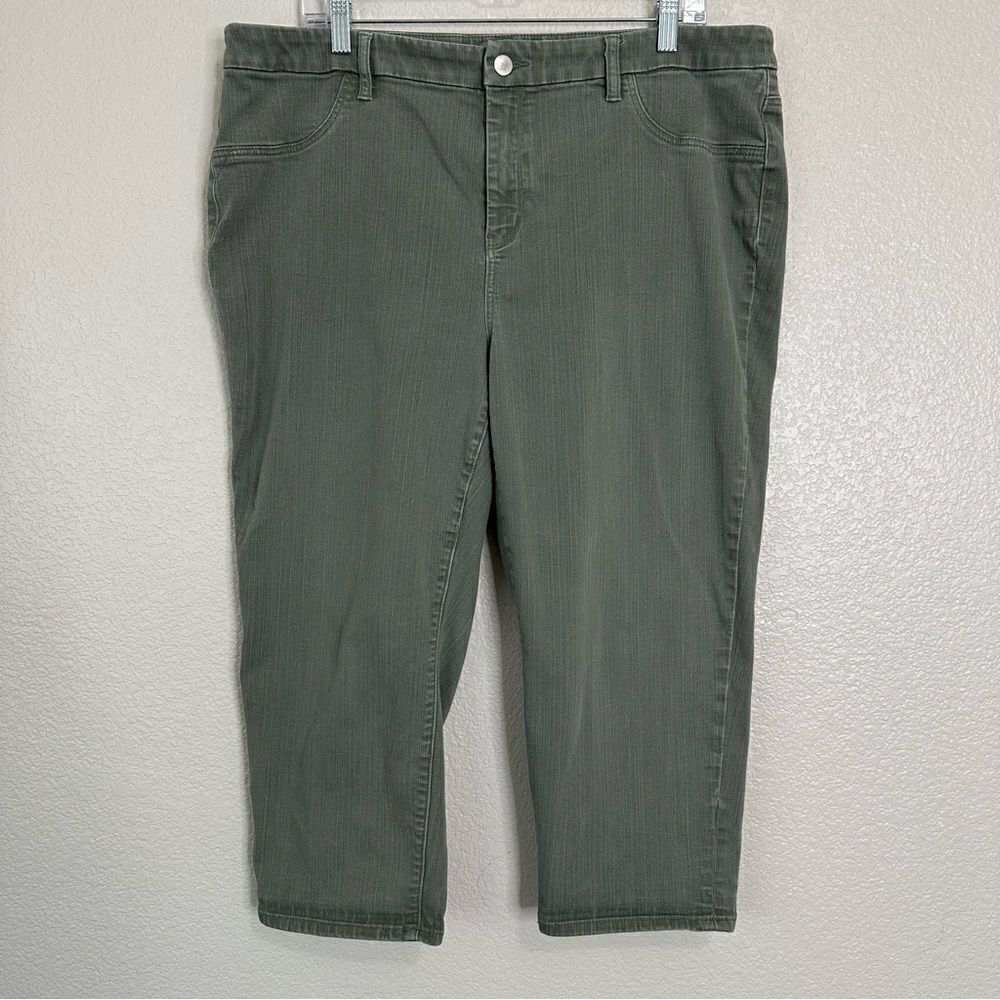 Chico’s Denim Reed Green Capri Jeans, Size 16